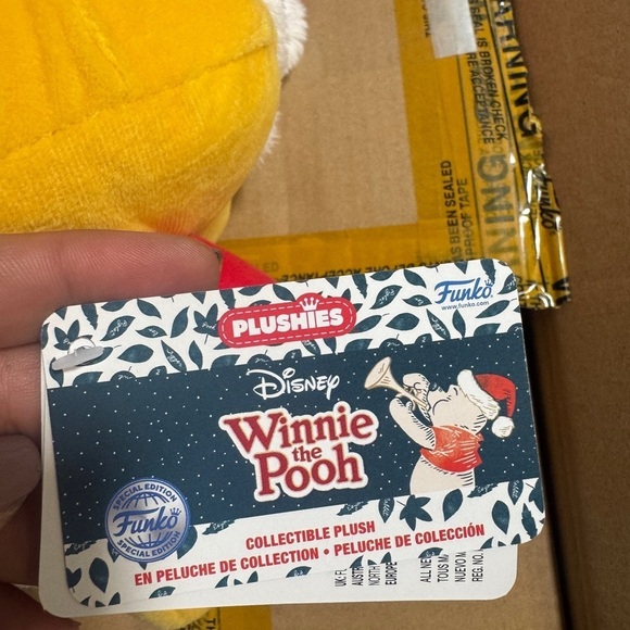 Funko Disney Winnie The Pooh Santa Hat Plush Exclusive - Picture 5 of 6